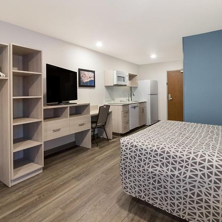 Woodspring Suites Detroit スターリングハイツ エクステリア 写真