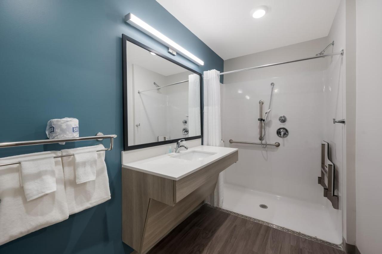 Woodspring Suites Detroit スターリングハイツ エクステリア 写真