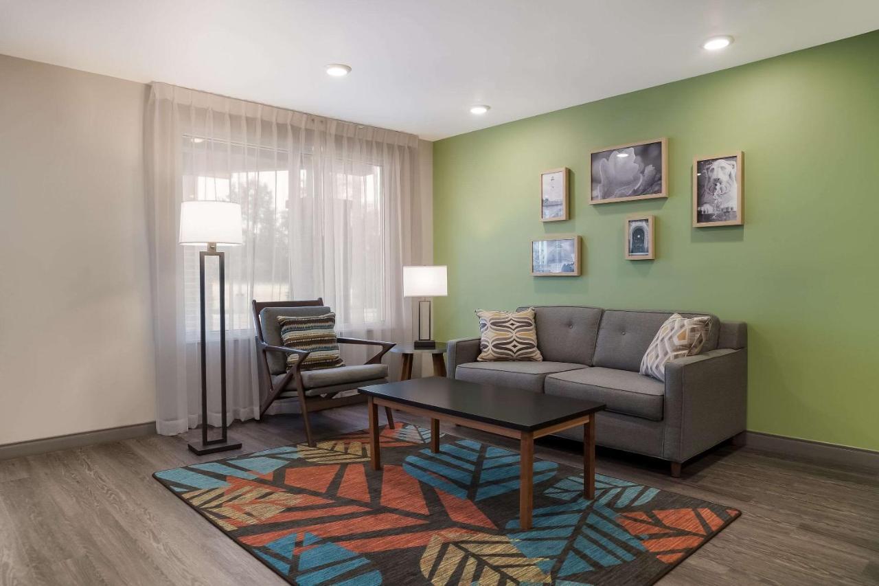 Woodspring Suites Detroit スターリングハイツ エクステリア 写真