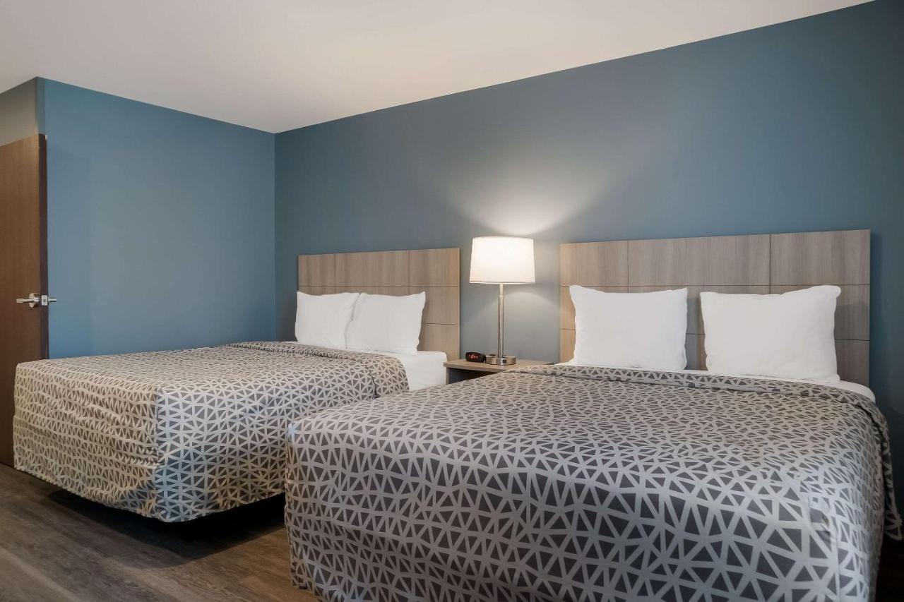 Woodspring Suites Detroit スターリングハイツ エクステリア 写真