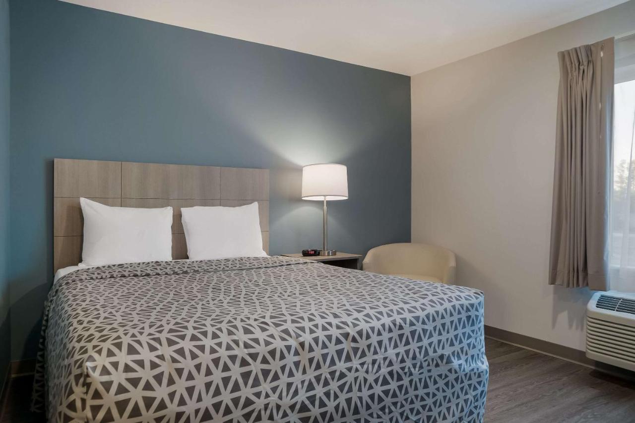 Woodspring Suites Detroit スターリングハイツ エクステリア 写真