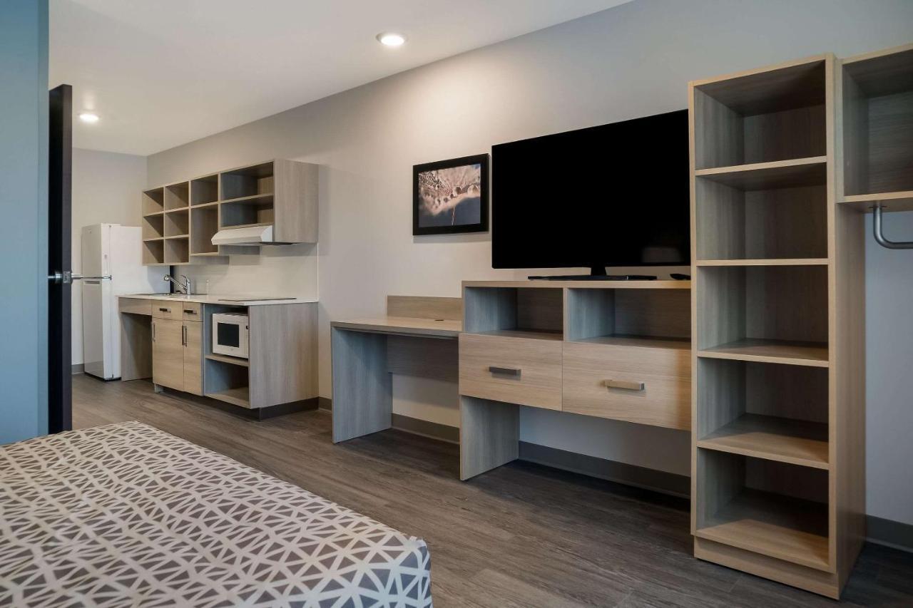 Woodspring Suites Detroit スターリングハイツ エクステリア 写真
