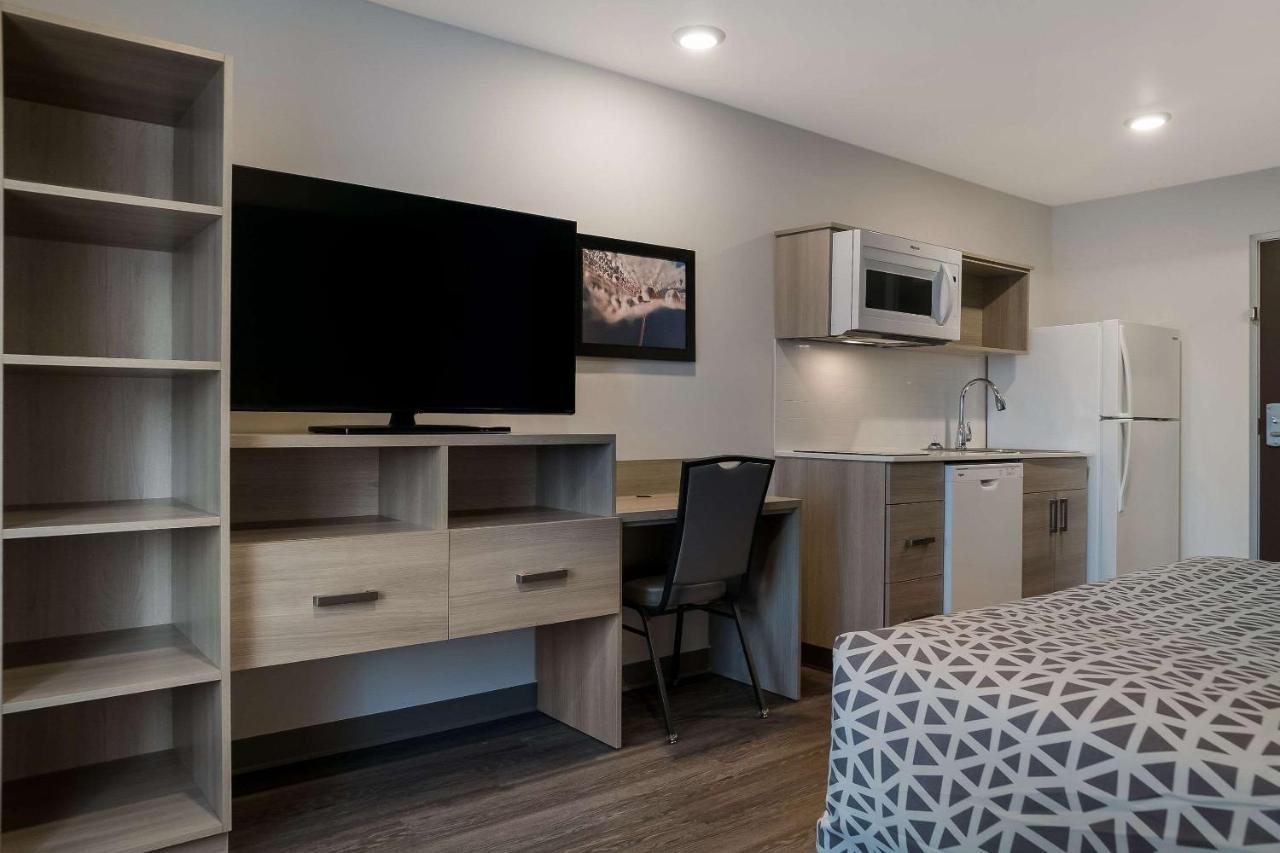 Woodspring Suites Detroit スターリングハイツ エクステリア 写真