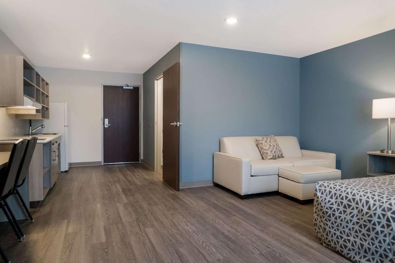 Woodspring Suites Detroit スターリングハイツ エクステリア 写真