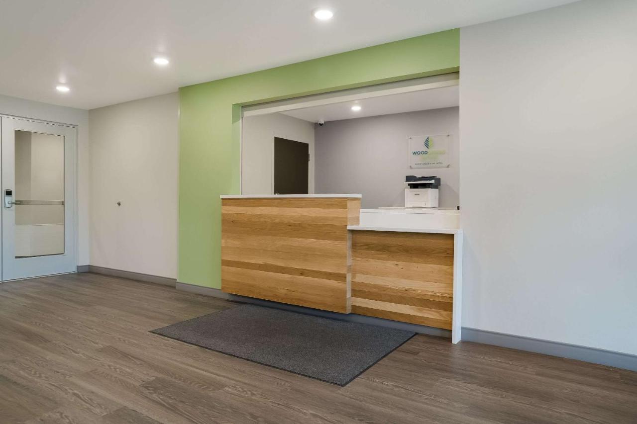 Woodspring Suites Detroit スターリングハイツ エクステリア 写真