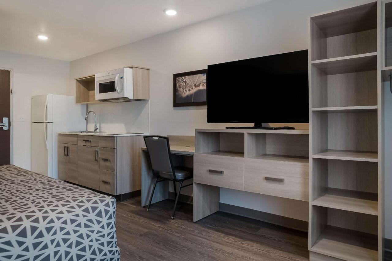 Woodspring Suites Detroit スターリングハイツ エクステリア 写真