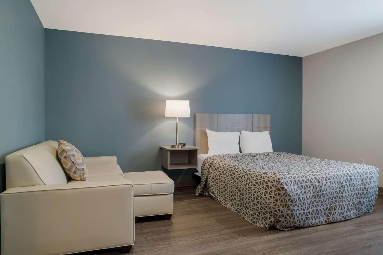 Woodspring Suites Detroit スターリングハイツ エクステリア 写真