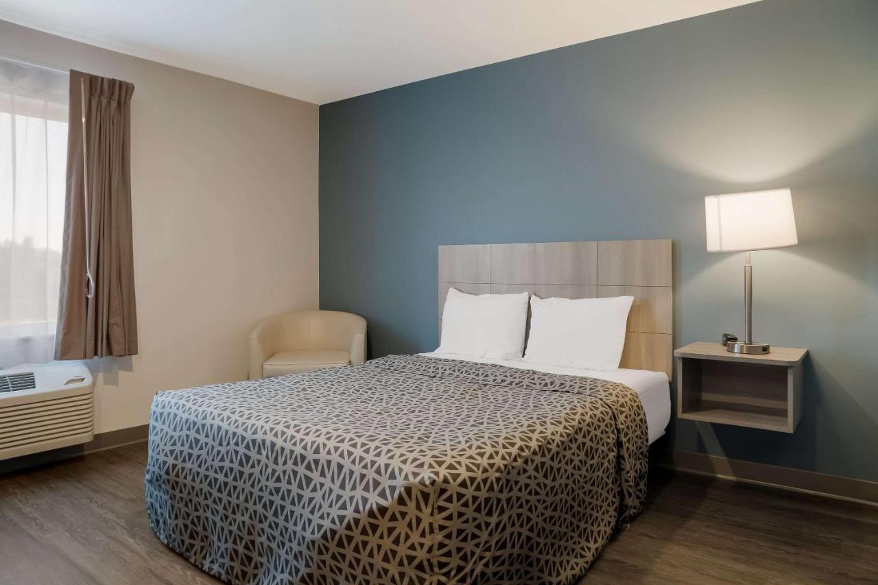 Woodspring Suites Detroit スターリングハイツ エクステリア 写真
