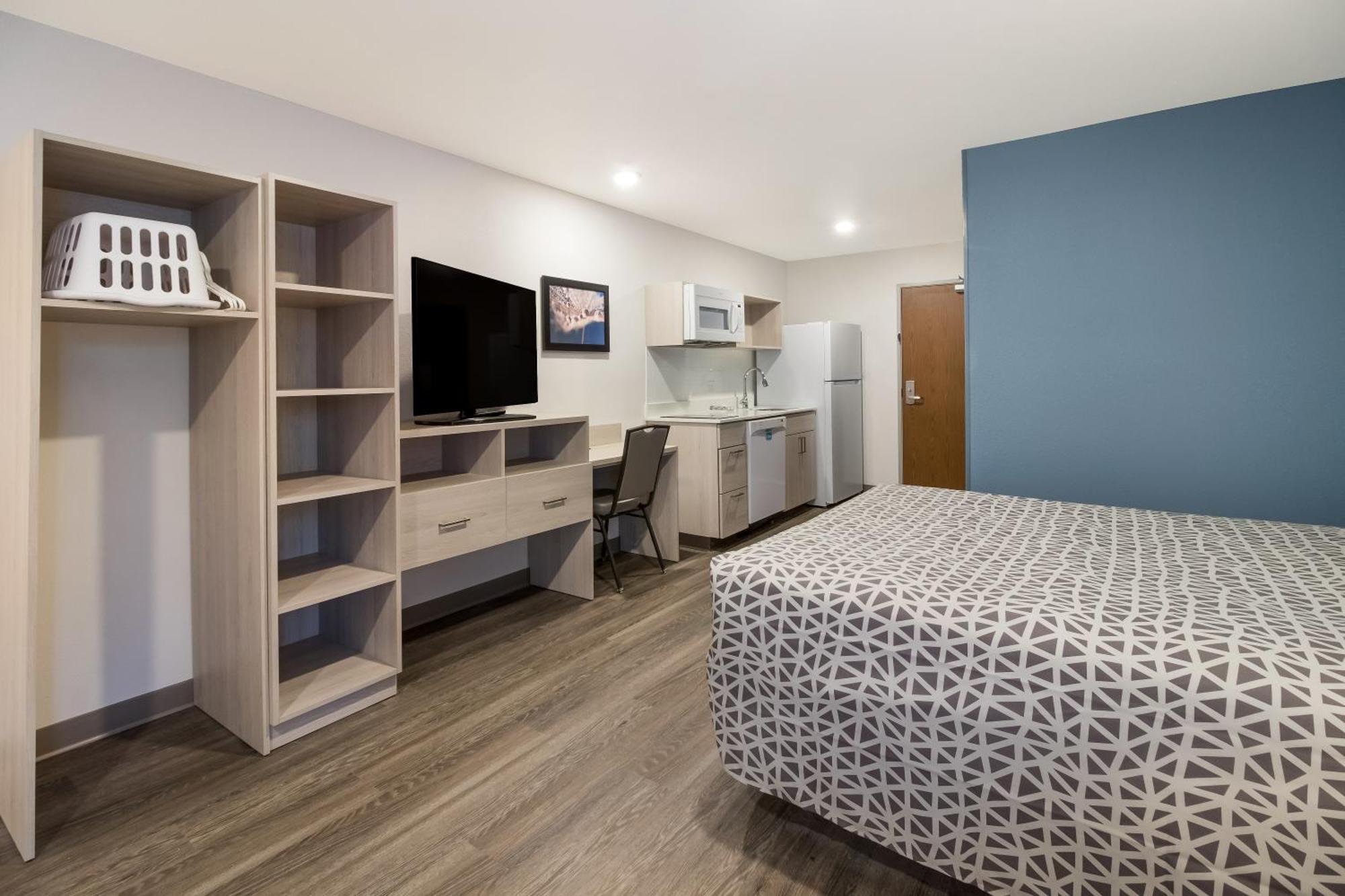 Woodspring Suites Detroit スターリングハイツ エクステリア 写真