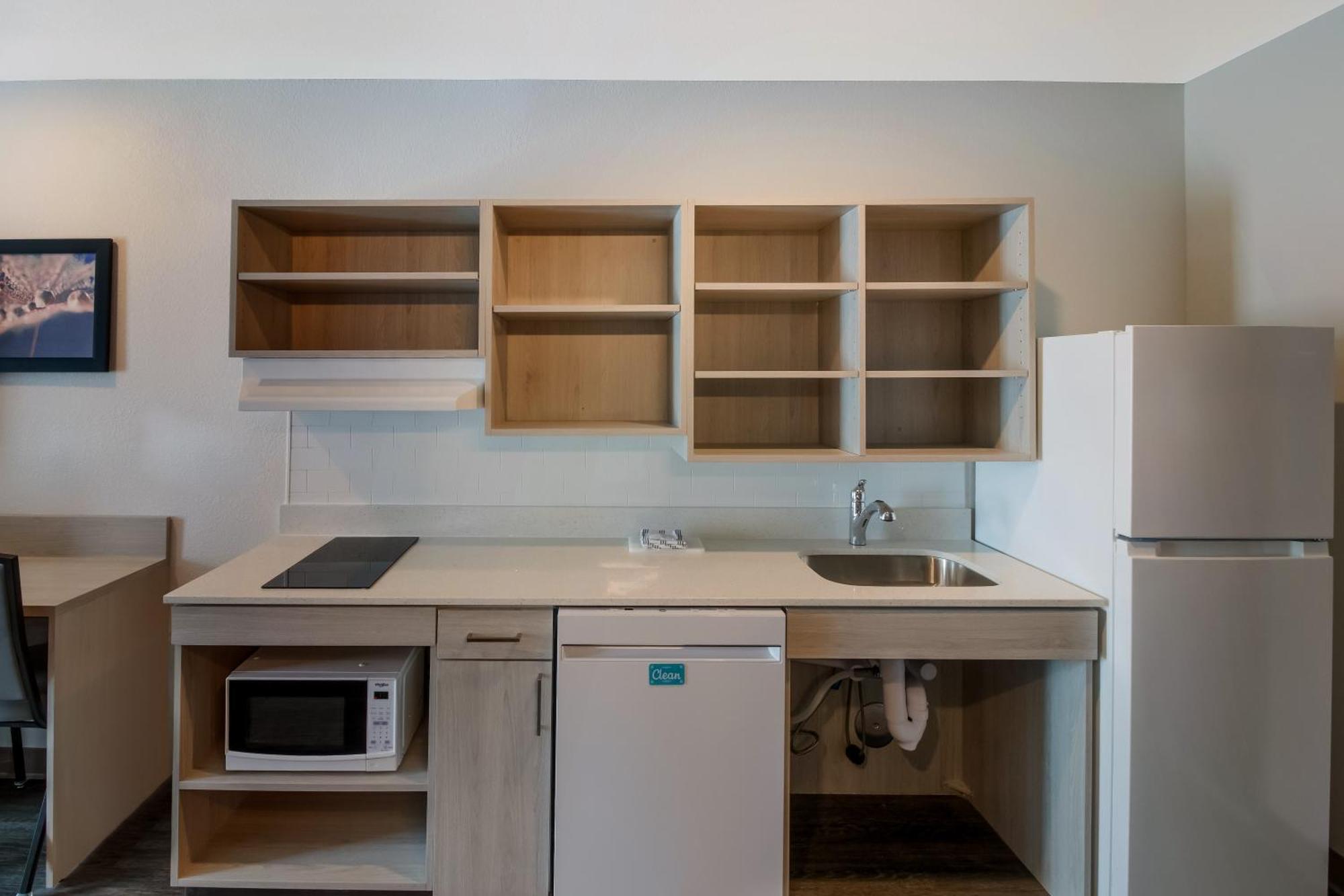 Woodspring Suites Detroit スターリングハイツ エクステリア 写真