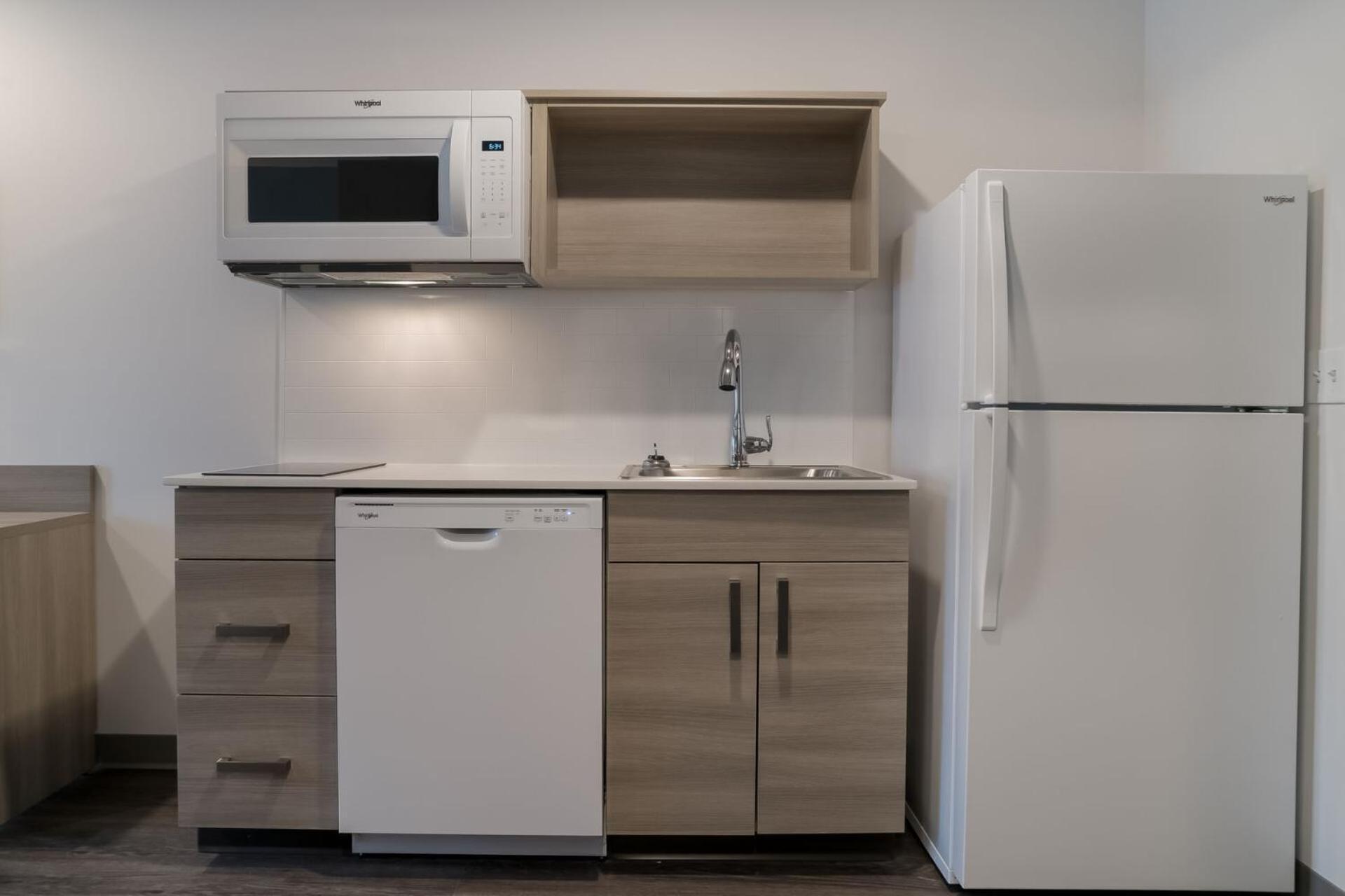 Woodspring Suites Detroit スターリングハイツ エクステリア 写真